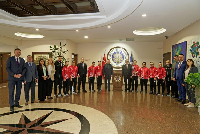 Ankara Üniversitesi'nden özel sporculara destek - Resim : 2