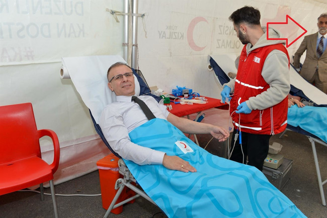Yok artık hocam! Personele unvan yarattı… - Resim : 1