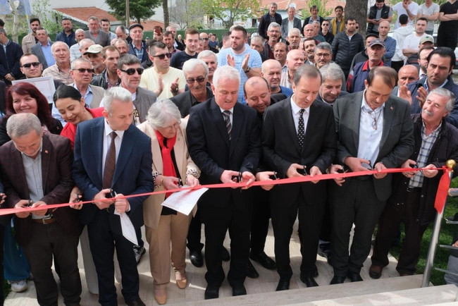 Beğendik’te enişte kayınbirader rekabeti! Gazeteci Ferat Gülver belediye başkanı oldu - Resim : 5