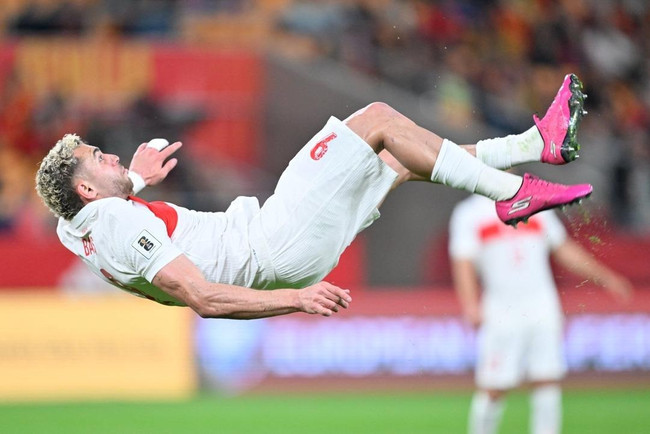 Barış Alper’den nefes kesen röveşata! İspanya’ya gecenin füzesini gönderdi - Resim : 1