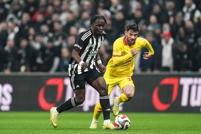 Beşiktaş Dolmabahçe’de şov yaptı! 4-0’lık net galibiyet - Resim : 2