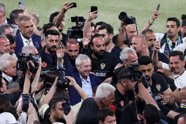 Seçimden zaferle çıkan Aziz Yıldırım’dan ilk sözler: "15 gün içinde yapacağız..." - Resim : 2