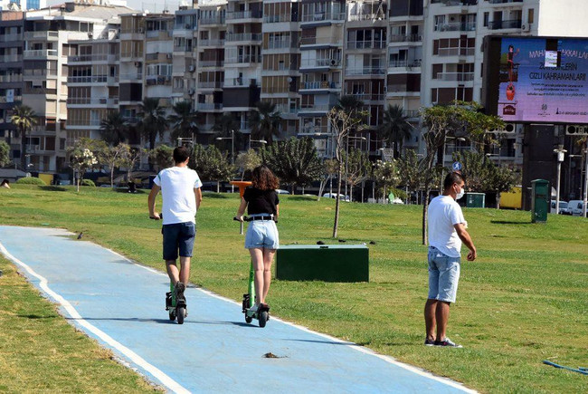 İzmir'de fırtına alarmı! Valilik yeni yasakları duyurdu - Resim : 1