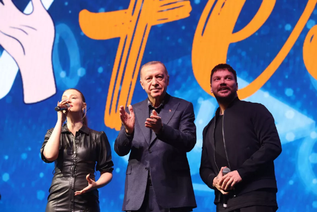 Cengiz Kurtoğlu'ndan Cumhurbaşkanı Erdoğan'a: Allah başımızdan eksik etmesin - Resim : 1