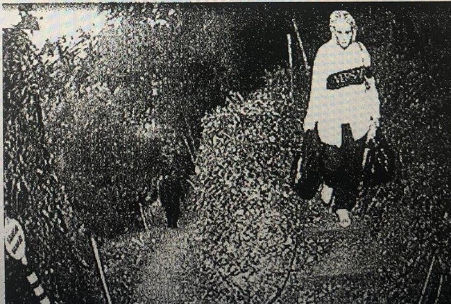 O görüntüler ortaya çıktı! Adnan Oktar ve kediciği gizli geçitten böyle kaçmış! - Resim : 3