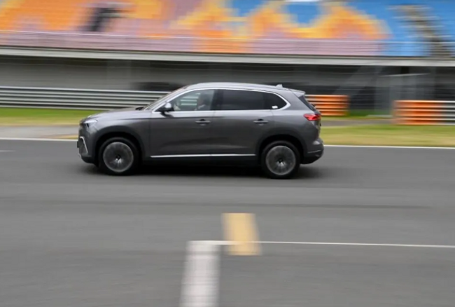 Togg, Formula pistine çıktı! 0'dan 100 kilometre hıza 7 saniyede ulaştı - Resim : 1