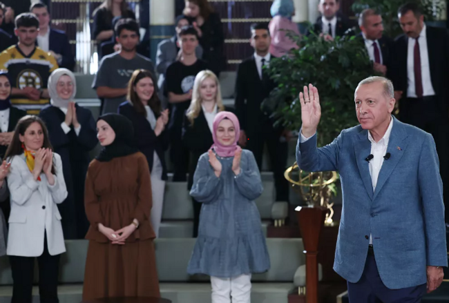 Cumhurbaşkanı Erdoğan gençlerin sorularını yanıtladı! Hepsi ayrı ayrı gündem oldu! - Resim : 1