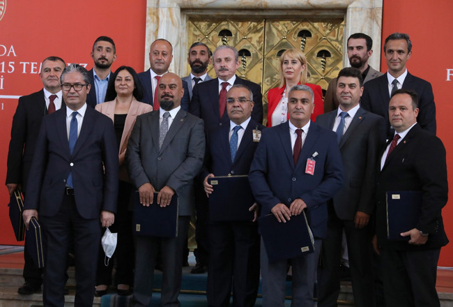 TBMM’de 4 gazeteciye tartışma yaratan uygulama! 15 Temmuz ruhuna yakışmadı... - Resim : 3