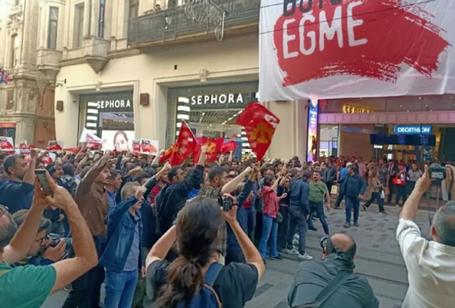 Taksim'de Gezi eylemlerinin yıl dönümü için toplanan gruba polis müdahale etti - Resim : 3