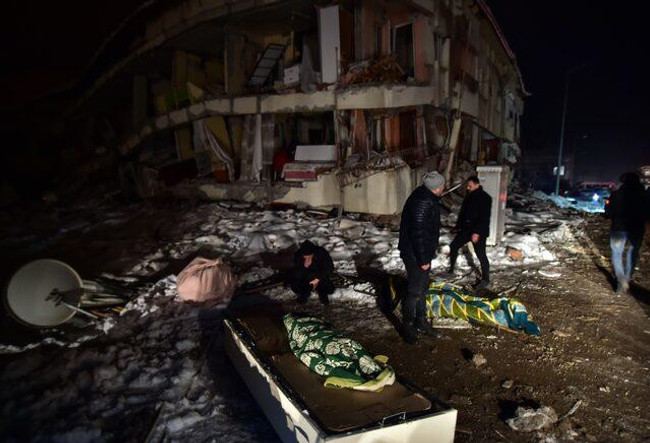 Kahramanmaraş'tan saatler sonra kahreden haber! Yüzünü açıp son kez öptüler... - Resim : 1