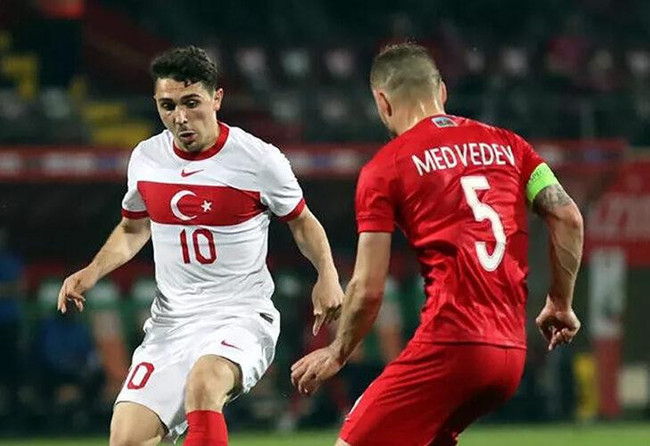 Milli futbolcu Şenol Güneş'e sitem etti: Beni neden kadroya aldın hocam? - Resim : 1