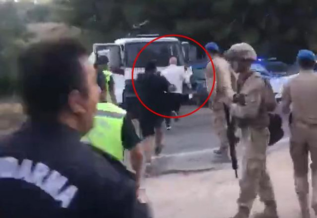 Jandarmayı kovalayan CHP’li vekil için harekete geçildi! ‘‘Eşkıya’ tepkisini şiddetle kınıyoruz…’ - Resim : 1
