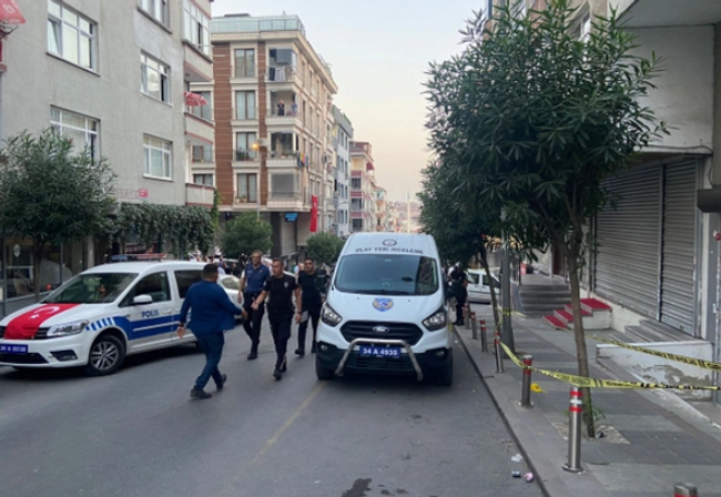 Güngören'de kahvehanede silahlı çatışma! Ölü ve yaralılar var - Resim : 1