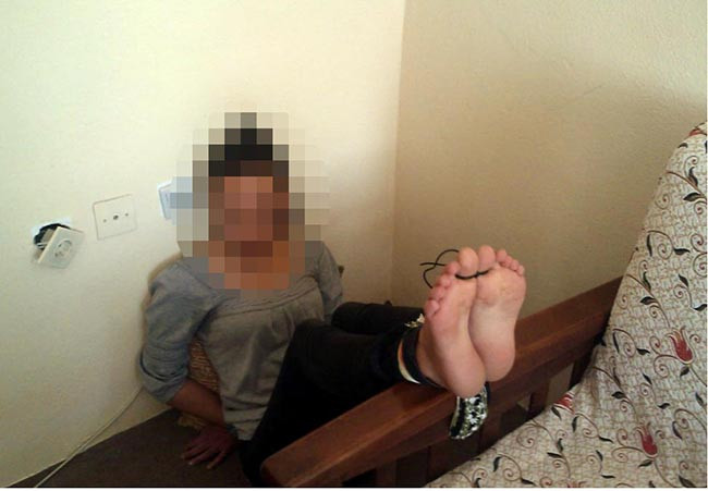 Kargocudan 'pes' dedirten hareket! İş bulamayan kadınlara para verip, falakaya yatırmış - Resim : 1