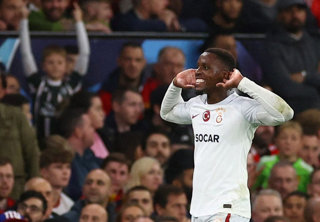 Old Trafford'da müthiş gece, tarihi bir zafer! Aslan, Manchester United'ı affetmedi - Resim : 1