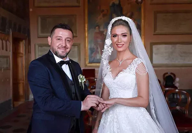 Nihat Kahveci'nin eşi ve çocuklarına yaklaşması yasaklandı - Resim : 1