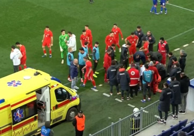 Sahaya ambulans girdi! Egemen Korkmaz yürekleri ağza getirdi! - Resim : 1