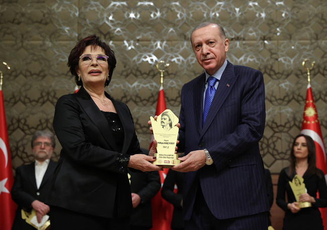 RTÜK Türkçe Ödülleri 23 farklı kategoride sahiplerini buldu - Resim : 3