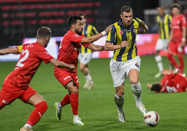 Fenerbahçe, Pendikspor'u farklı geçti! Hat-trick yaptı - Resim : 1