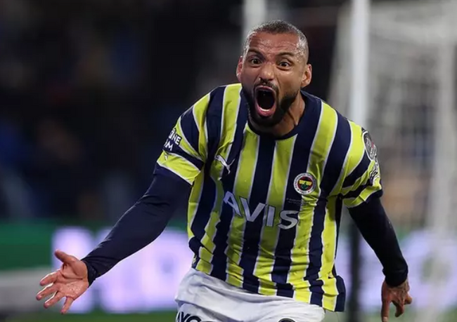 Fenerbahçe gönderdi Acun Ilıcalı kaptı - Resim : 1