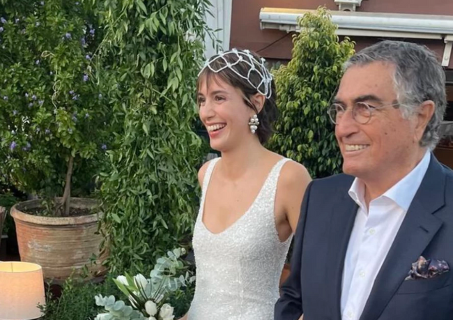 Ünlü gazeteci kızını evlendirdi! Aydın Doğan yalnız bırakmadı… - Resim : 1