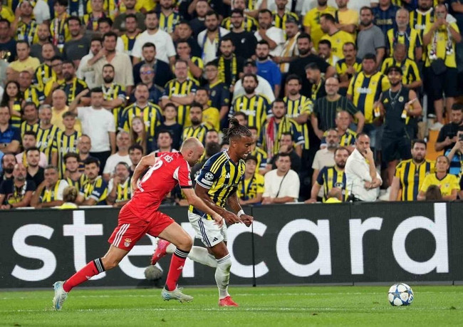 Kanarya, Benfica engelini geçemedi! - Resim : 1