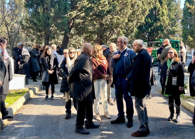 Duayen gazeteci Güngör Mengi son yolculuğuna uğurlandı - Resim : 3