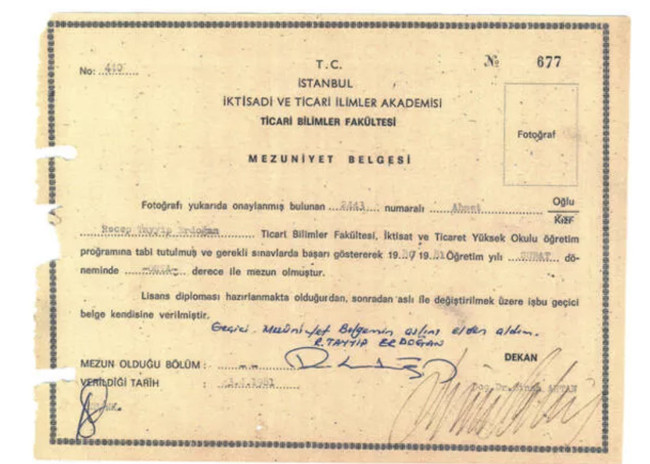 Fahrettin Altun paylaştı! İşte Cumhurbaşkanı Erdoğan'ın mezuniyet belgeleri! - Resim : 2