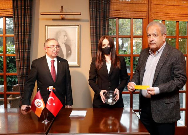 Galatasaray'da başkan adayları renk se&ccedil;imi yapıldı - Resim : 2