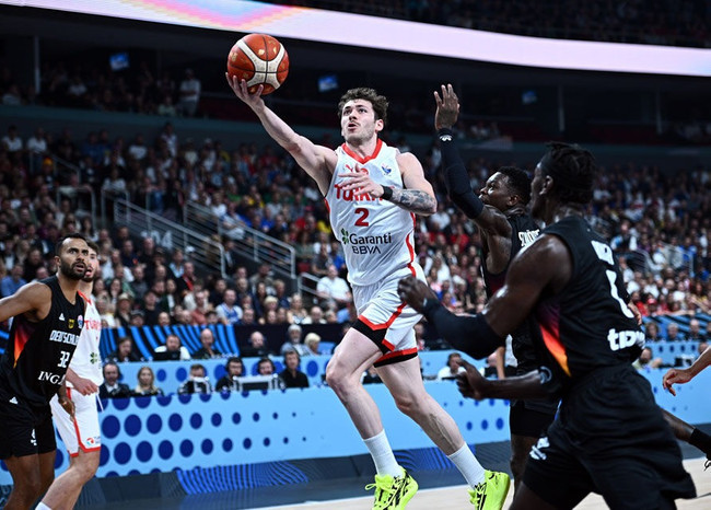 12 Dev Adam Avrupa ikincisi oldu! Finalde Almanya'ya yenildik... - Resim : 3