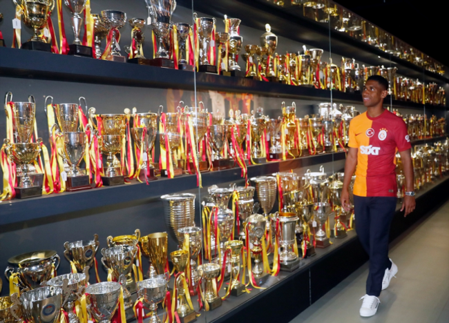 Galatasaray'a şok! Yeni transfer geldiği gibi dönebilir - Resim : 1