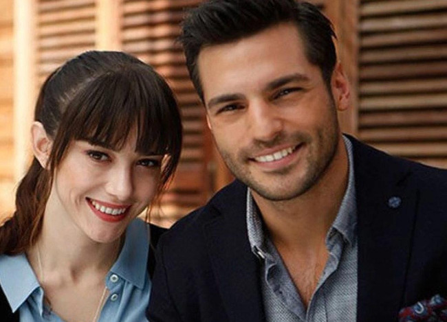 Özge Gürel’in yeni projesi belli oldu! - Resim : 1