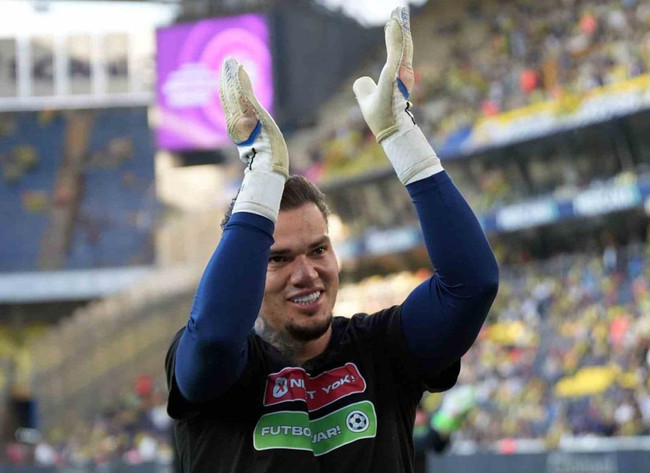 Fenerbahçe Trabzonspor’u Kadıköy’de devirdi: Olaylı maçta tek gol yetti - Resim : 1