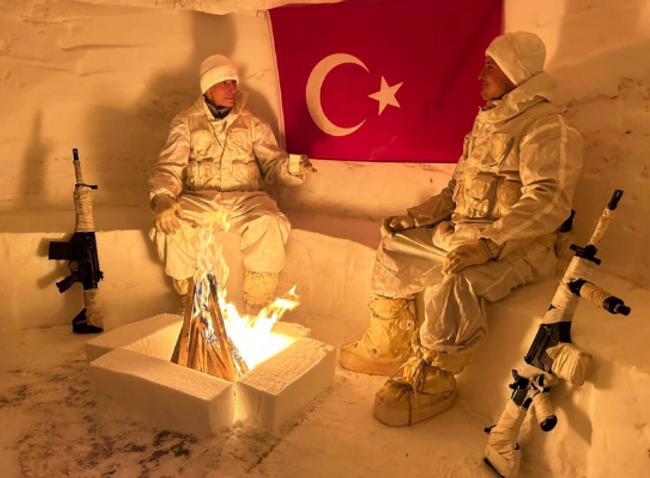 Mehmetçik zor kış şartlarında terörle mücadeleye devam ediyor - Resim : 2