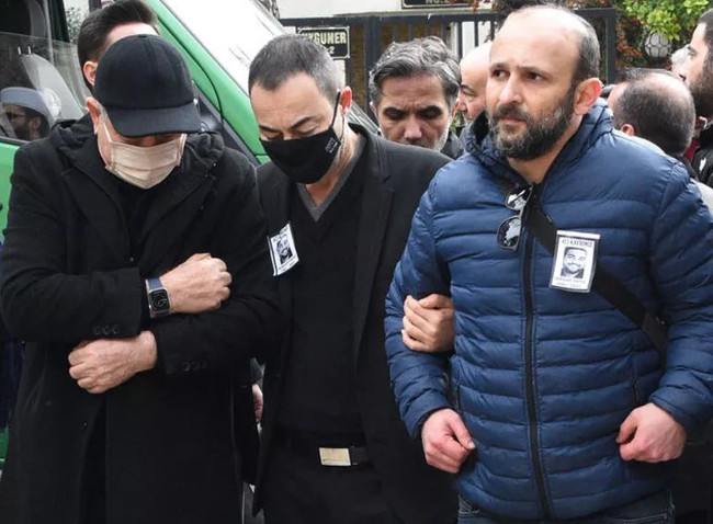 Serdar Ortaç'ın kardeş acısı...Ayakta durmakta zorlandı - Resim : 2