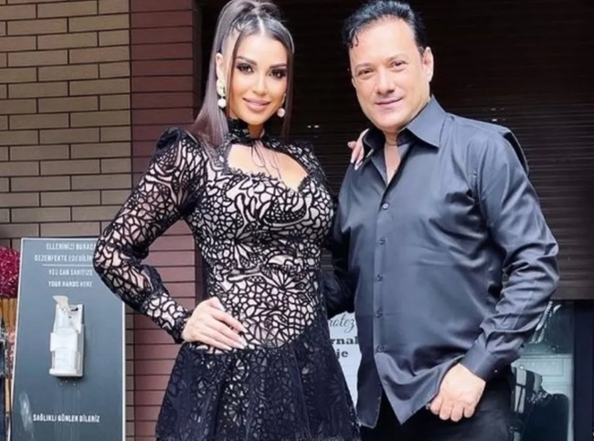 Ünlü şarkıcı Ayhan Aşan eşi Ayla Aşan'la ortaya çıktı - Resim : 1