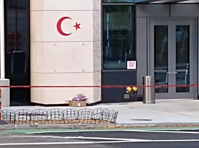 New York'taki Türkevi'nin önünde şüpheli paket! Cadde trafiğe kapatıldı - Resim : 1