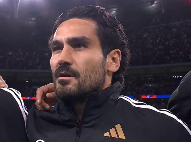 Almanya Milli Marşı okunurken İlkay Gündoğan'ın hareketi bazı Türk futbolseverleri çılgına çevirdi - Resim : 1