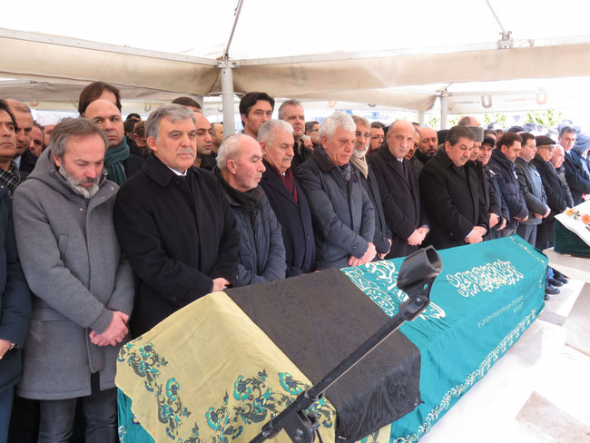 Erol Olçok'un annesi Asiye Olçok son yolculuğuna uğurlandı - Resim : 1