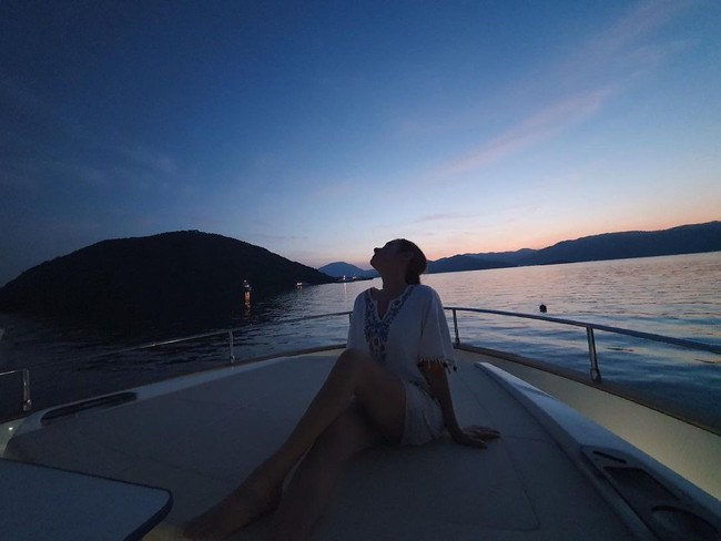 Bacaklarını görenler şaşkına döndü! Deniz Seki'den 'photoshop' açıklaması - Resim : 1