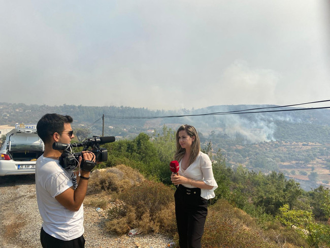 Canlarını hiçe sayıyorlar... Selde de onlar var yangında da! - Resim : 5