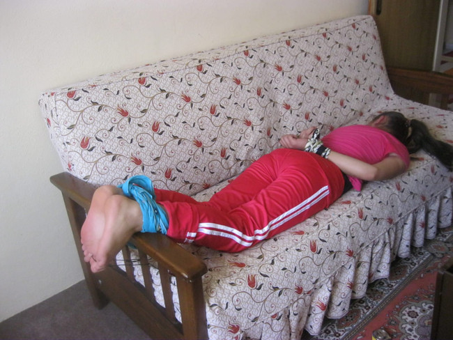 Kargocudan 'pes' dedirten hareket! İş bulamayan kadınlara para verip, falakaya yatırmış - Resim : 4