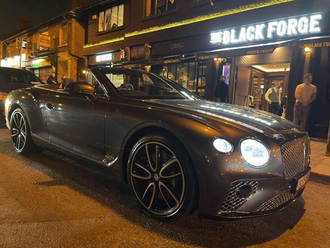 Ünlü dövüşçü, ülkesinde gözaltına alındı! Arabasına da el konuldu… - Resim : 1