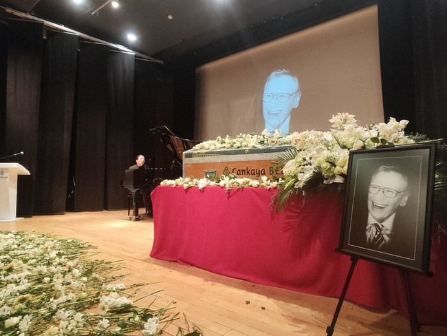 Fazıl Say babasına özel eseriyle veda etti - Resim : 1