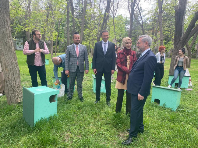 Ankara Üniversitesi yerleşkesindeki kedilere "Sıcak Yuva" - Resim : 1