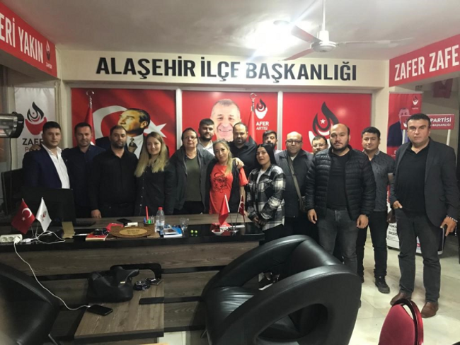 Özdağ'ın kararı sonrası Zafer Partisi'nde bir toplu istifa daha! - Resim : 1