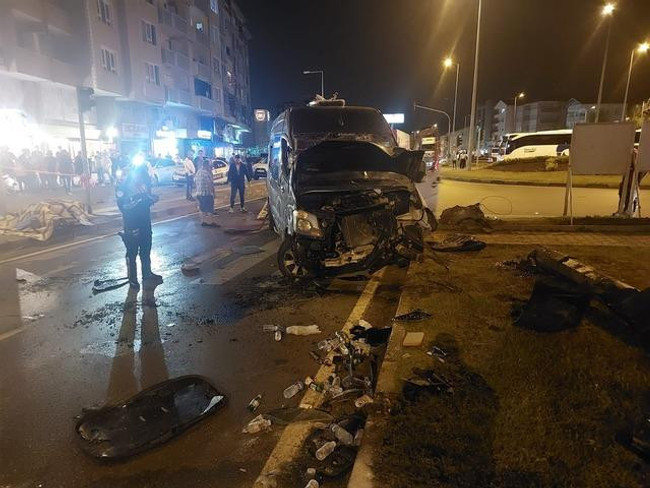 Ünlü rapçiler konsere giderken trafik kazası geçirdi! Etkinlik iptal edildi... - Resim : 3