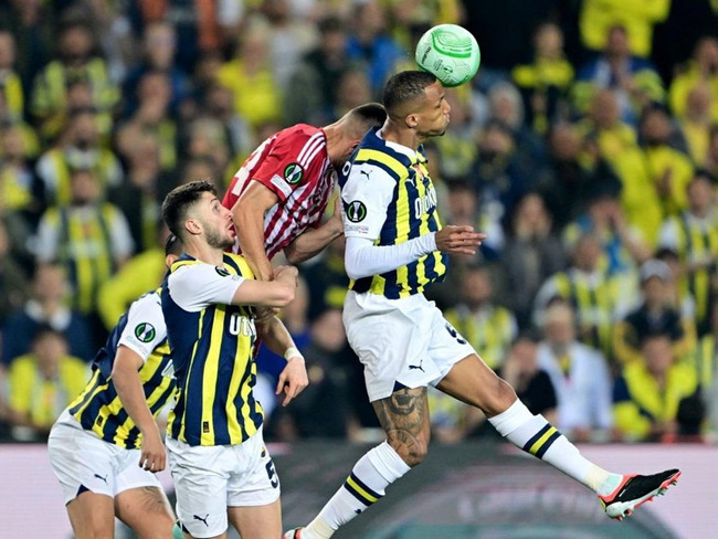 Fenerbahçe'nin Avrupa Ligi kadrosu belli oldu! Sürpriz isimler kadroda... - Resim : 2