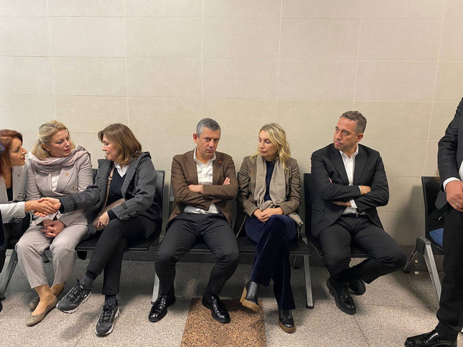 Ekrem İmamoğlu Çağlayan Adliyesi'nde! 'Casusluk' suçlamasıyla ifade veriyor… - Resim : 2