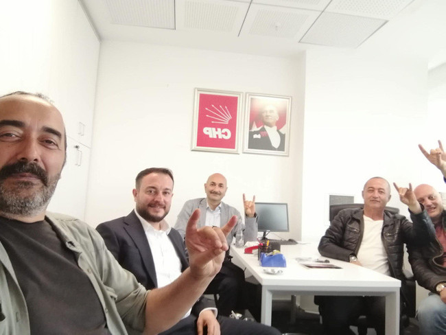 CHP Genel Merkezi'nde bozkurtlu fotoğraf! Kılıçdaroğlu'nun danışmanı böyle döndü… - Resim : 2